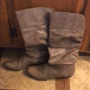 Light brown high boot size 8